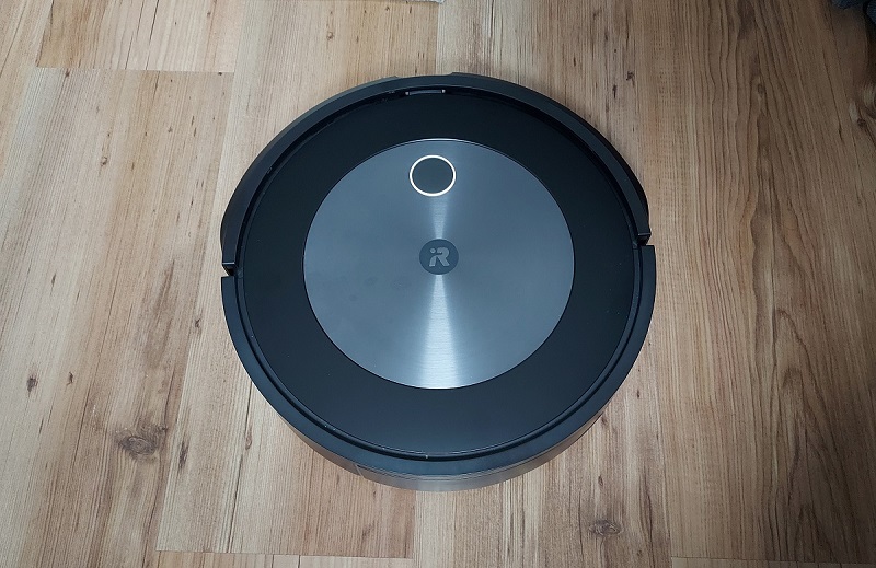 iRobot Roomba j7 – inteligentny robot odkurzający
