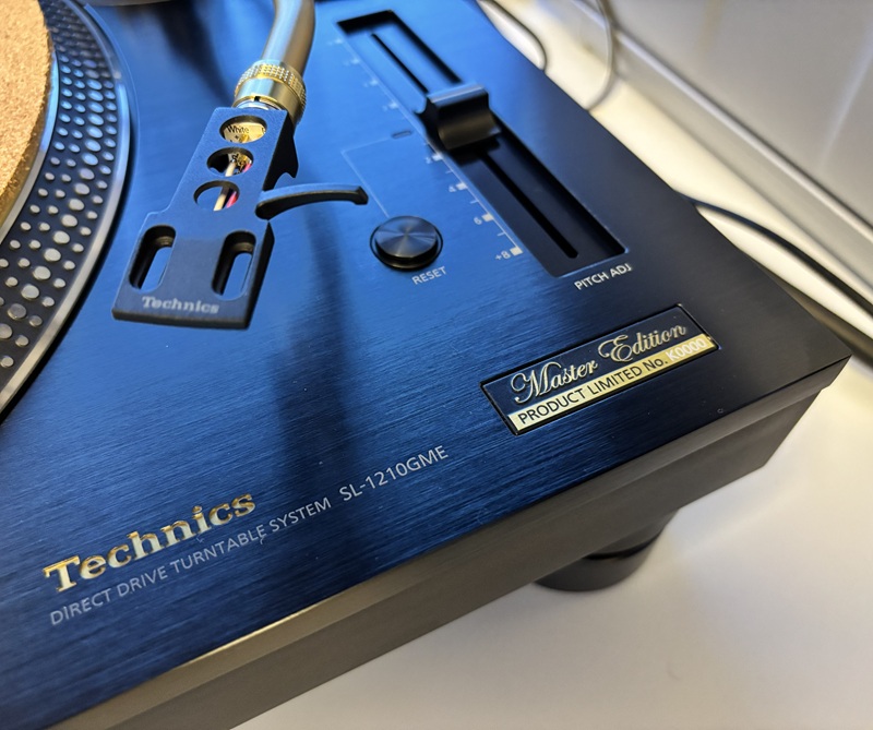 Technics SL-1210GME  Technics SL-1210GME