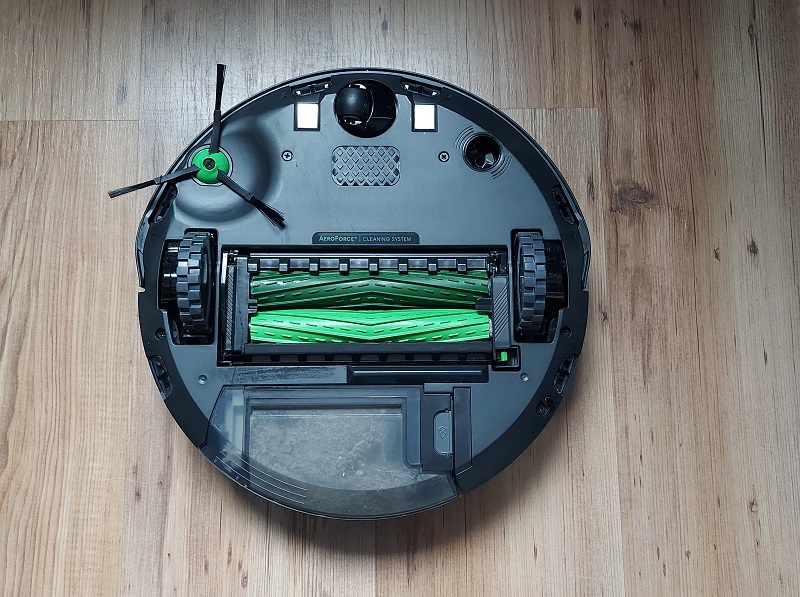 iRobot Roomba j7 od spodu