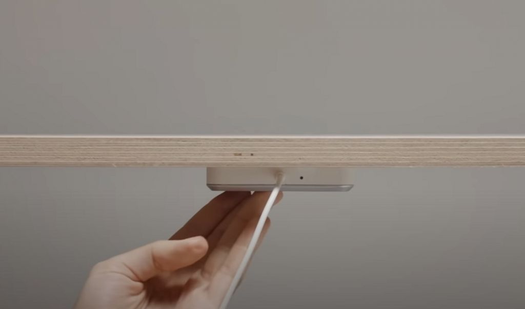 Ładowarka bezprzewodowa w dowolnym stole lub biurku? Wkrótce to będzie możliwe