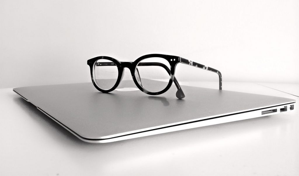 Apple pracuje nad okularami, które pozwolą na prywatne przeglądanie treści?