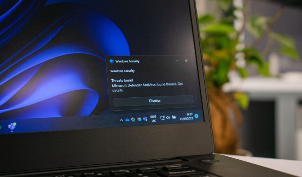 Jak uchronić komputer przed cyberatakiem? Pomoże dobry antywirus