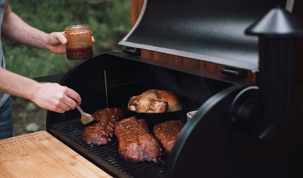 Sezon na grilla. Który będzie najlepszy: węglowy, gazowy a może elektryczny?