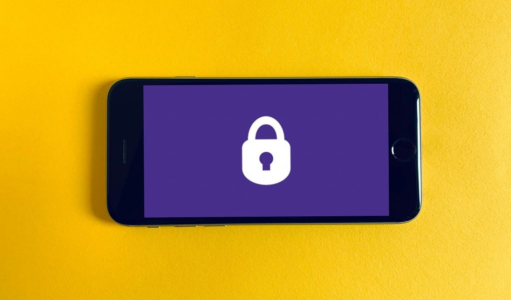 Zabezpieczenie smartfona przed niepowołanym dostępem. Która metoda jest najlepsza?