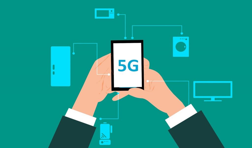 Co oferują operatorzy kilka miesięcy po debiucie sieci 5G w Polsce? Sprawdziliśmy