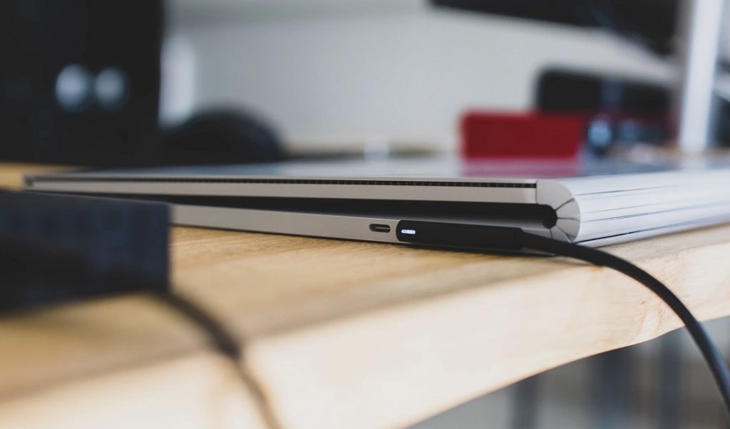 Jak wydłużyć żywotność baterii w laptopie?