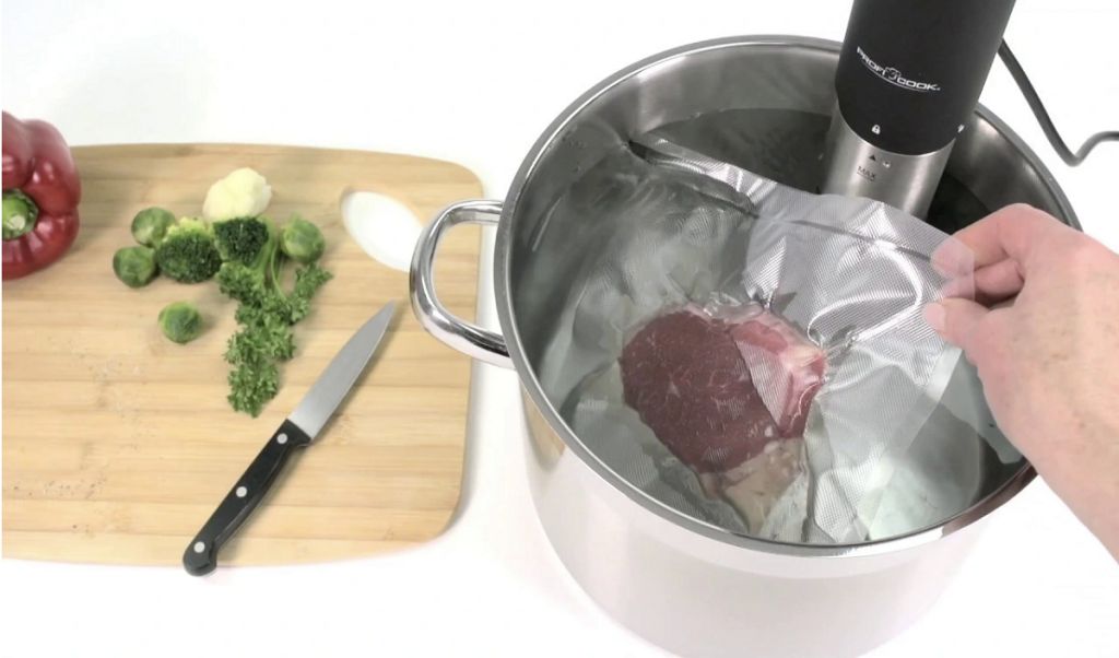 Gotowanie Sous vide – co to jest i dlaczego warto tego spróbować
