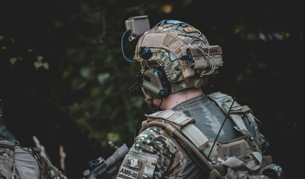 Standard militarny w elektronice. Co to jest i czy warto do niego dopłacić?