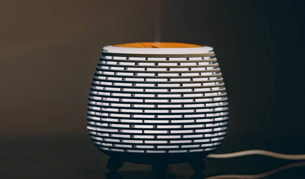 Zbyt suche powietrze w domu. Jak sobie z tym poradzić?