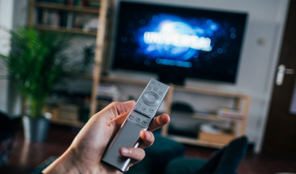 Negatywny wpływ oglądania TV na nasze zdrowie. Fakt czy mit?