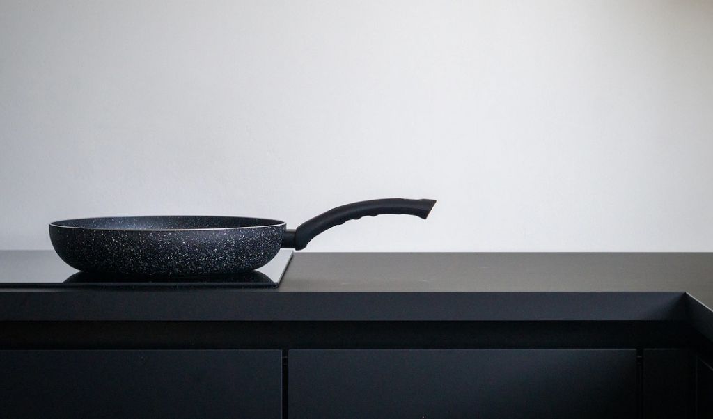 Płyta gazowa czy indukcyjna, które rozwiązanie jest bardziej opłacalne?