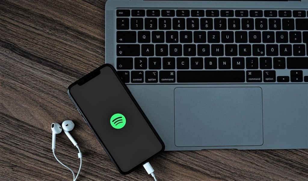 Teksty piosenek wreszcie wracają na Spotify