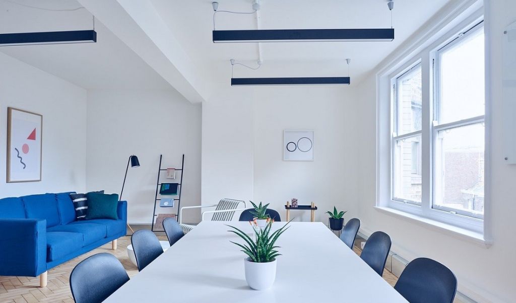 Fotowoltaika to już przeszłość? Czas na generujące prąd okna Quantum Glass