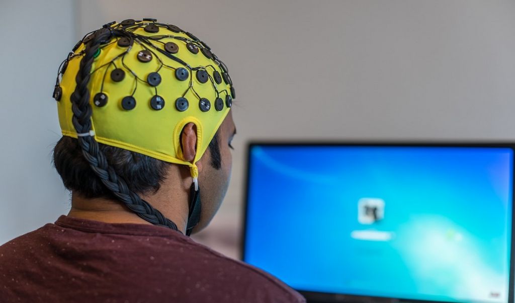 Chip komputerowy w mózgu pozwolił osobie ze stwardnieniem zanikowym bocznym wysłać tweeta w serwisie społecznościowym