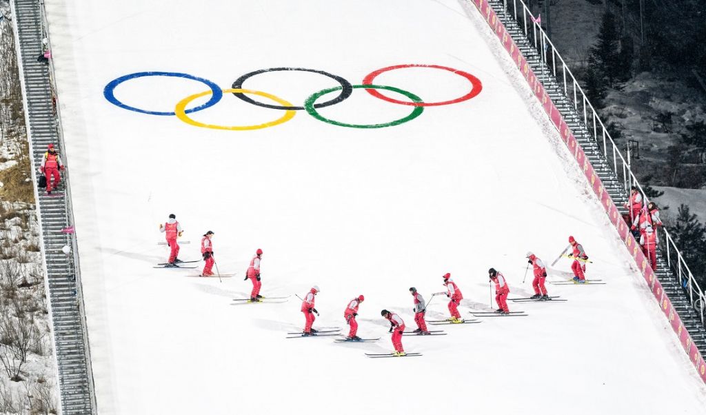 Na igrzyskach olimpijskich w Pekinie jedzenie przygotowują i podają roboty