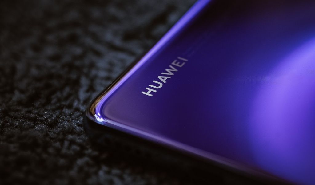 Huawei pomaga Rosji odeprzeć cyberataki Anonymus?