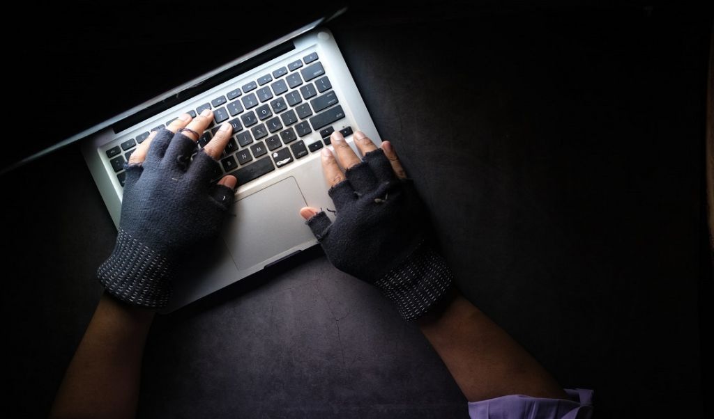 Uwaga na nową kampanię cyberprzestępców. Infekują komputery i wykradają ważne dane