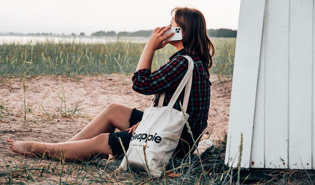 Smartfony nie lubią upałów. Jak schłodzić rozgrzany telefon?