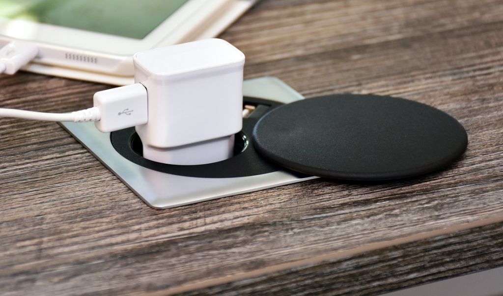 Jak dbać o ładowarkę do smartfona?