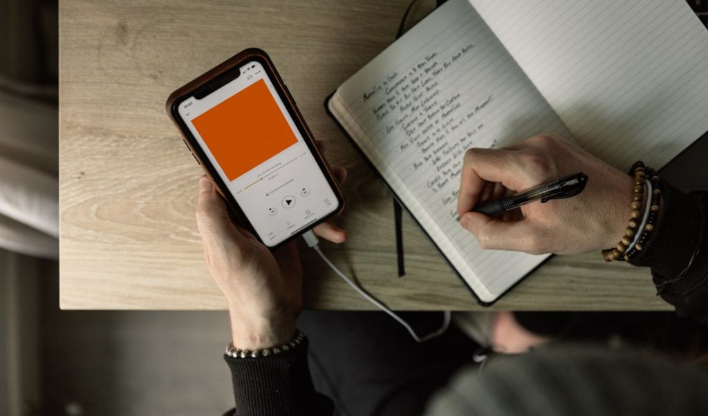 Jak sprawić, by nikt niepowołany nie mógł zajrzeć do naszego smartfona?