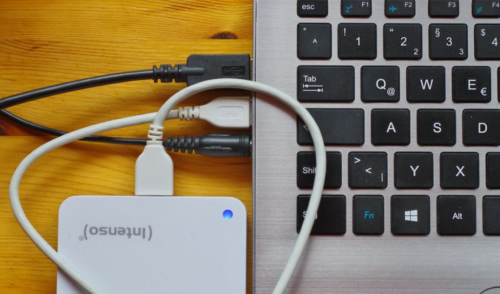 Jak dobrze wybrać zewnętrzny dysk twardy? Doradzamy