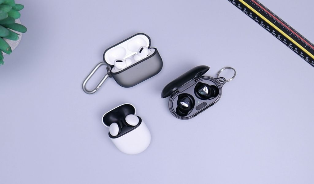 Słuchawki dokanałowe vs. douszne. Czym się różnią, które są lepsze?