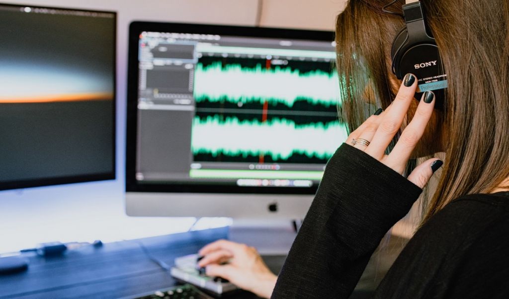 Kupujesz słuchawki bezprzewodowe? Poznaj obsługiwane w nich kodeki Bluetooth